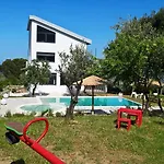 아파트호텔 Entechnos Living 메갈리 아모스