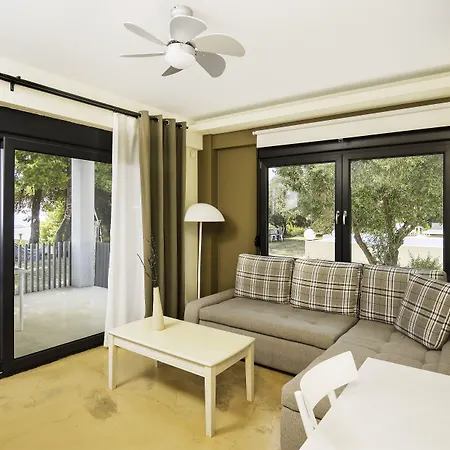 Entechnos Living Aparthotel