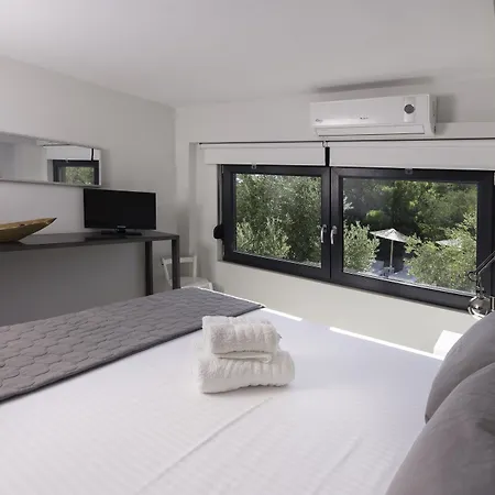 Entechnos Living Aparthotel 4*