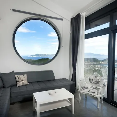 Entechnos Living Aparthotel 3*