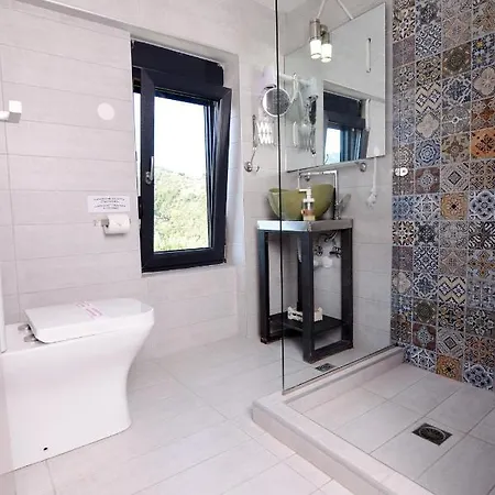Entechnos Living Aparthotel 3*
