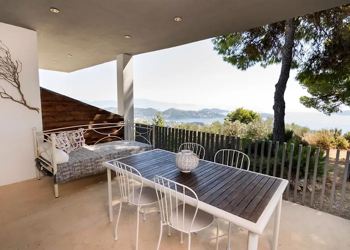 Ξενοδοχείο με διαμερίσματα Entechnos Living 4*