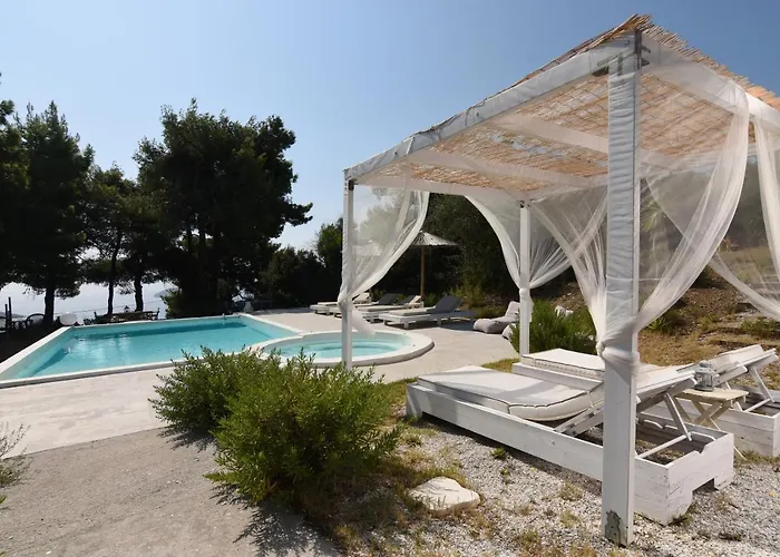 アパートホテル Entechnos Living 4*