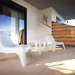 Apart-hotel Entechnos Living 4*