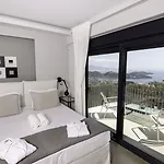 Apart-hotel Entechnos Living 4*