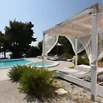 Apart-hotel Entechnos Living 4*