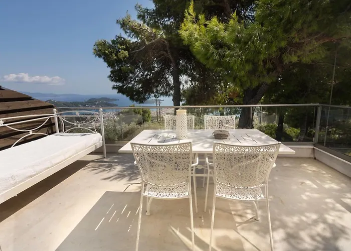 Entechnos Living Apartahotel Megali Ammos (Skiathos)